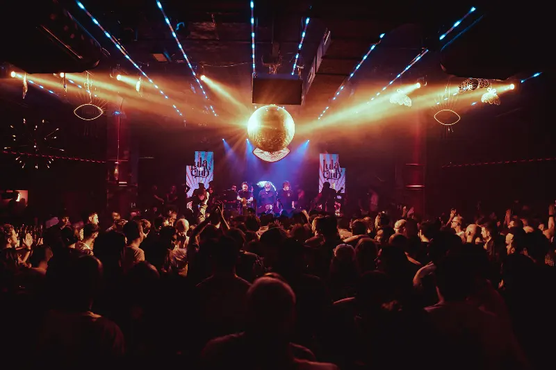 Lula Club atmosphere 4