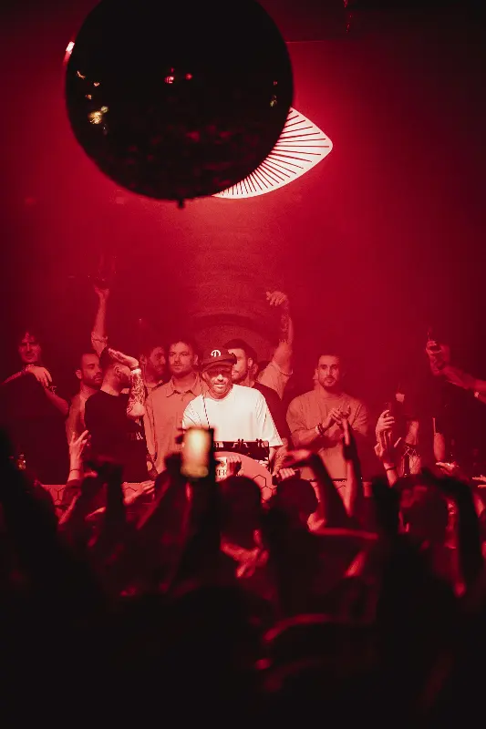 Lula Club atmosphere 1